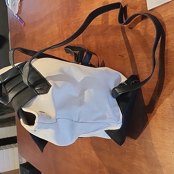 Black and cream canvas backpack - Picture 2 of 4
